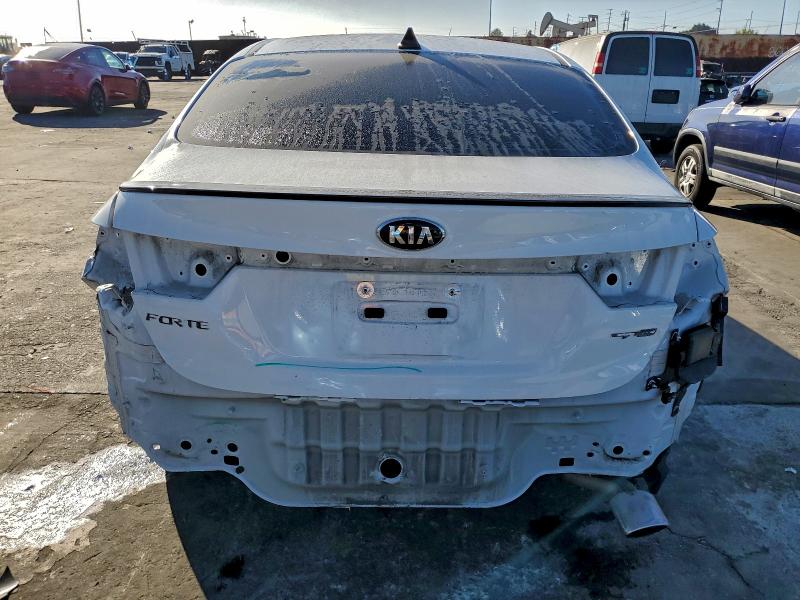 Фото 6 - KIA FORTE