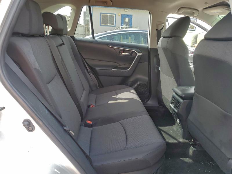 Фото 11 - TOYOTA RAV4