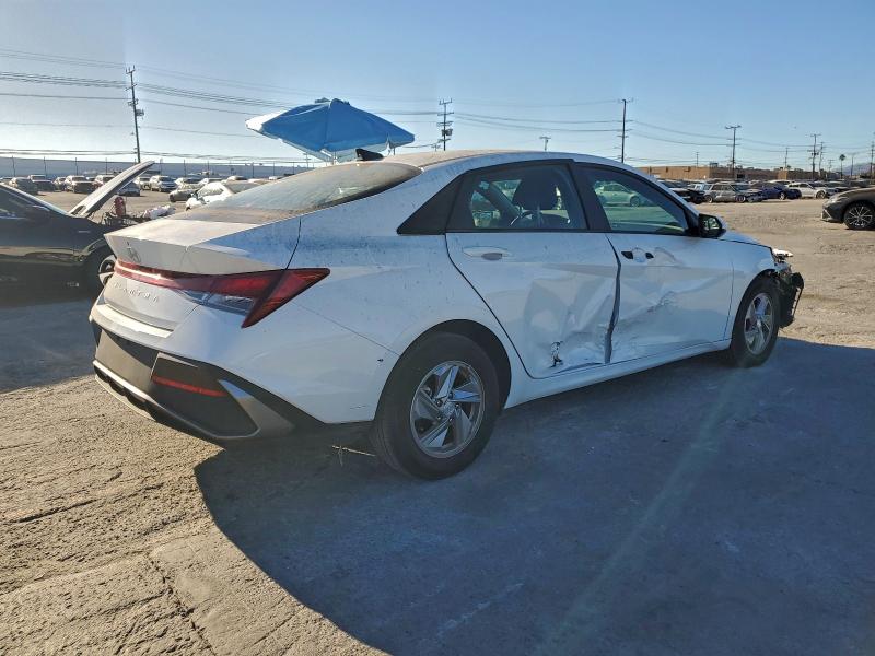 Фото 3 - HYUNDAI ELANTRA