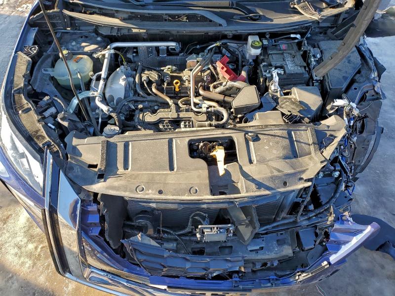 Фото 11 - NISSAN ROGUE