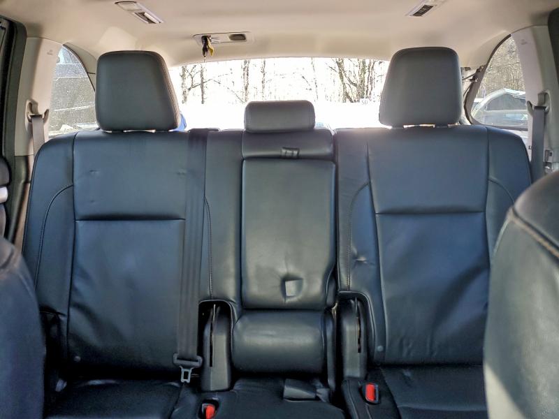 Фото 10 - TOYOTA HIGHLANDER