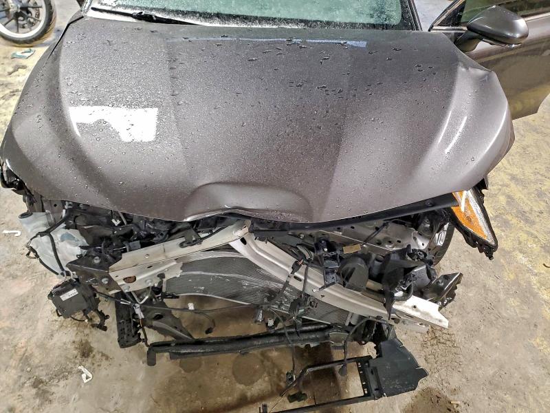 Фото 11 - TOYOTA CAMRY