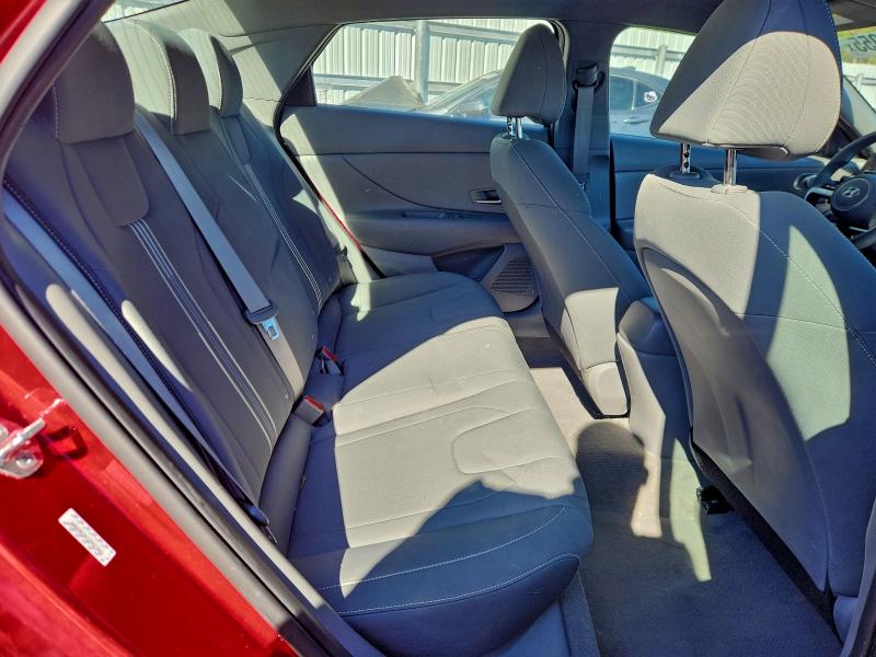 Фото 10 - HYUNDAI ELANTRA