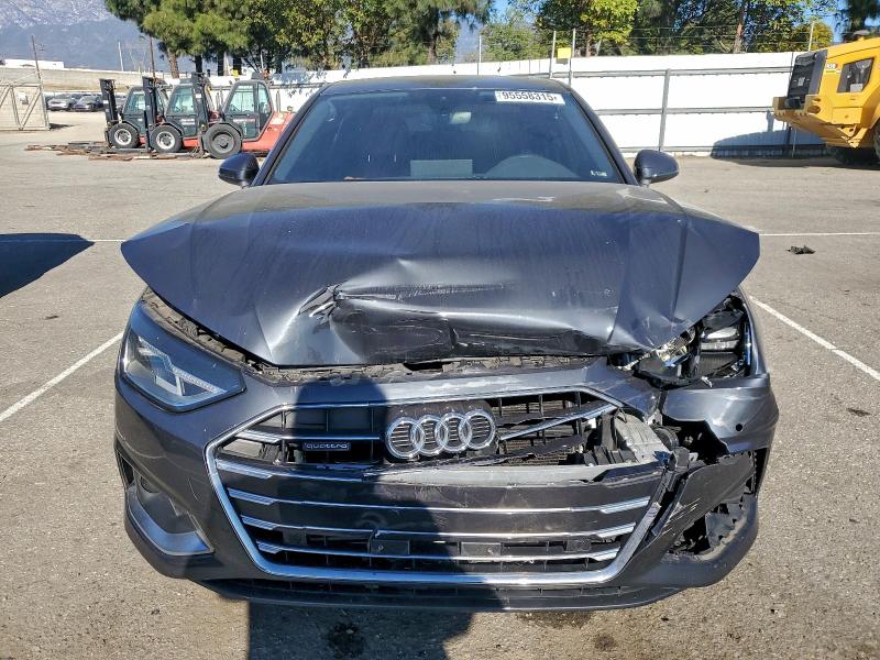 Фото 5 - AUDI A4