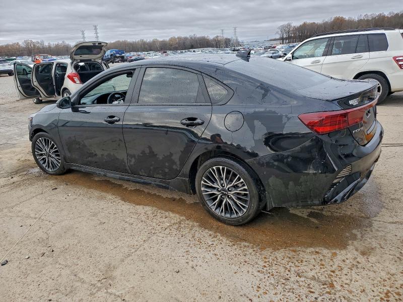 Фото 2 - KIA FORTE