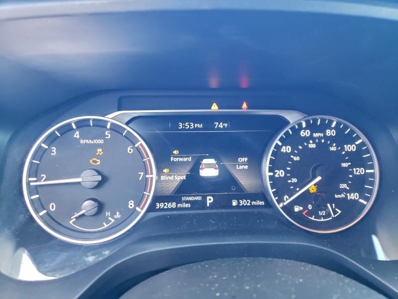 Фото 9 - NISSAN ROGUE