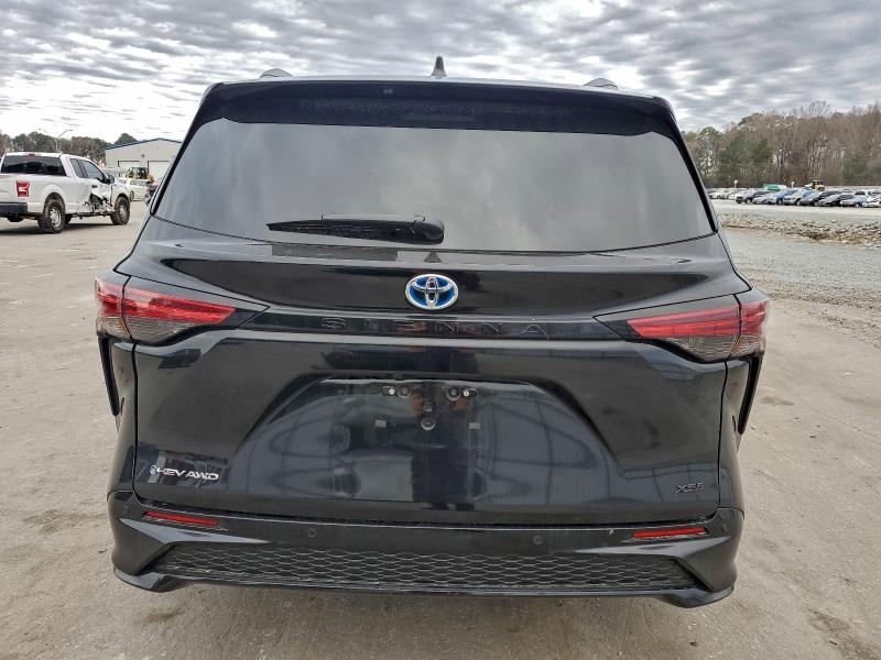 Фото 6 - TOYOTA SIENNA