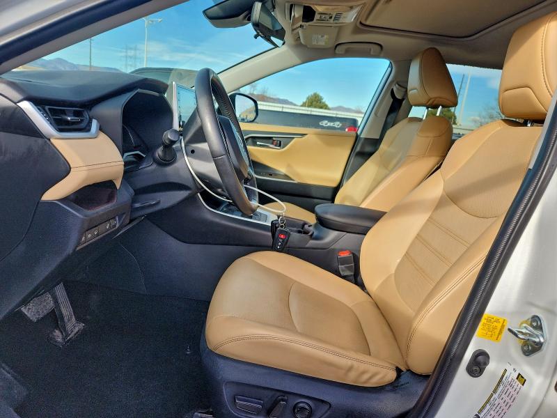 Фото 7 - TOYOTA RAV4