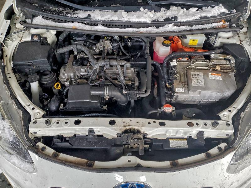 Фото 11 - TOYOTA PRIUS