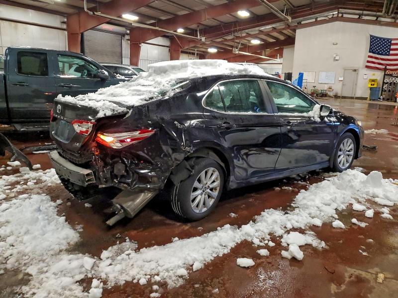 Фото 3 - TOYOTA CAMRY