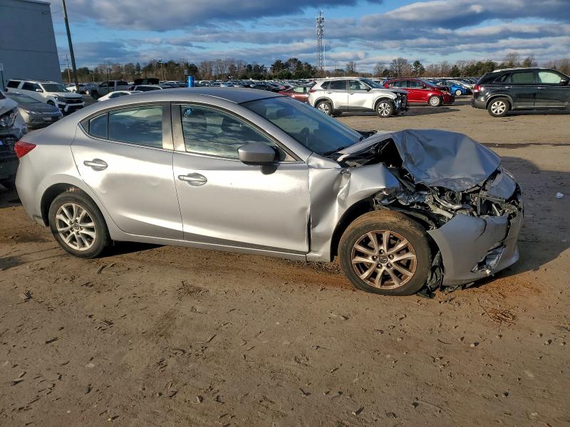 Фото 4 - MAZDA 3