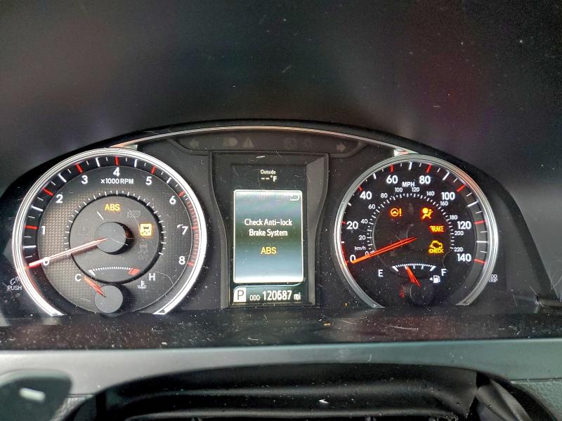 Фото 9 - TOYOTA CAMRY