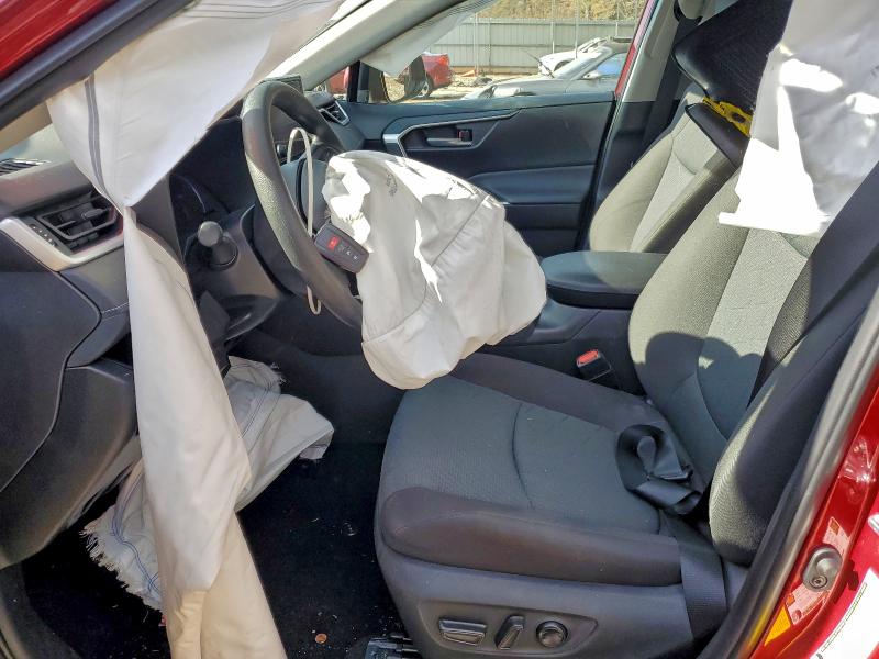 Фото 7 - TOYOTA RAV4