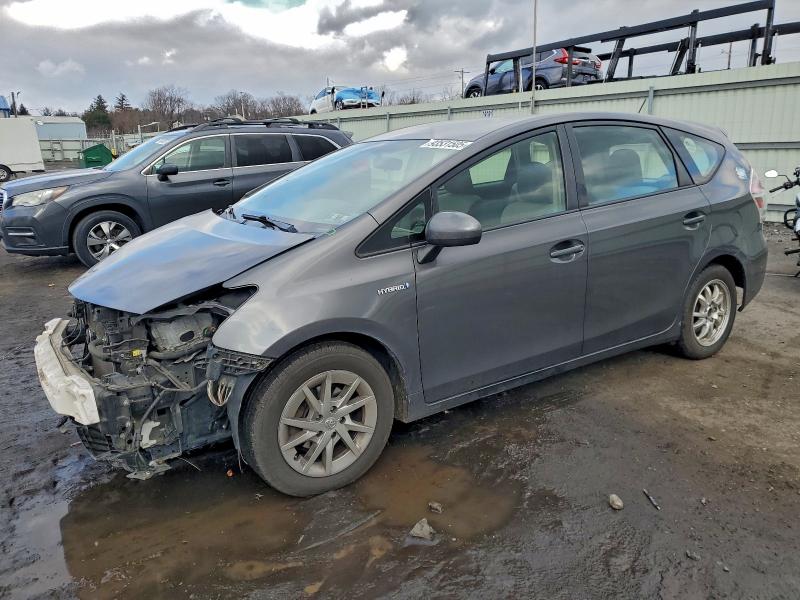 Фото 1 - TOYOTA PRIUS