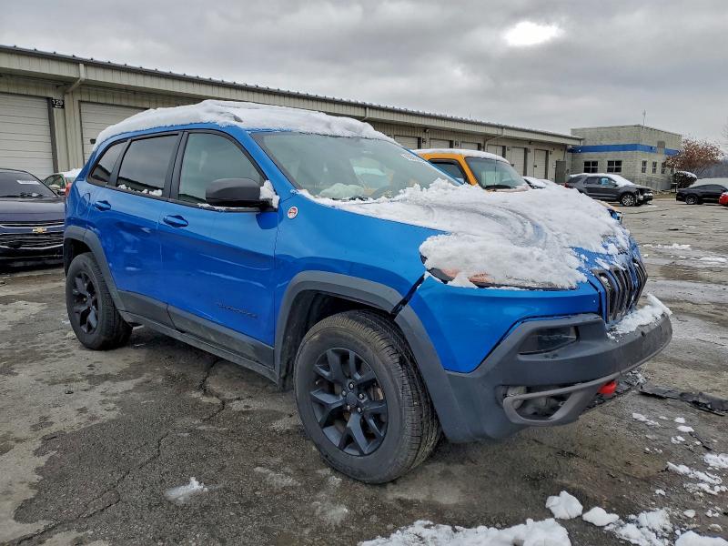 Фото 4 - JEEP CHEROKEE