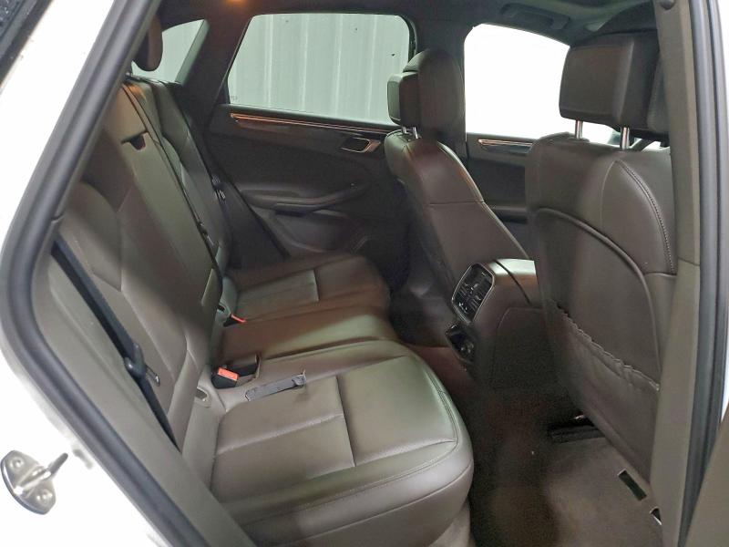 Фото 10 - PORSCHE MACAN