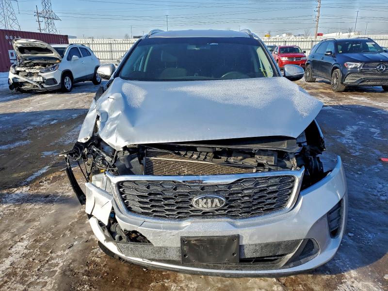 Фото 5 - KIA SORENTO