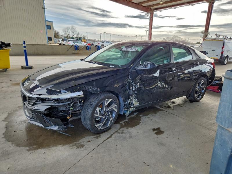 Фото 1 - HYUNDAI ELANTRA