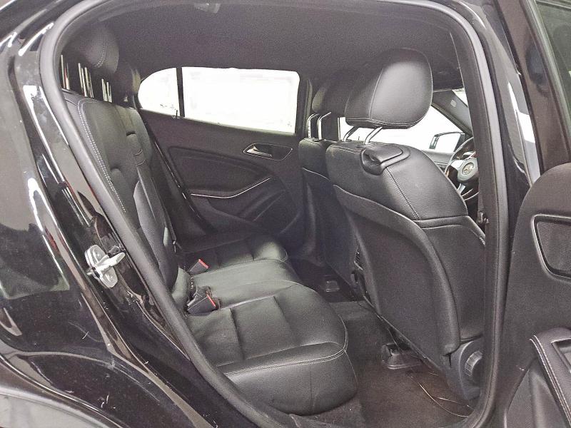 Фото 10 - MERCEDES-BENZ GLA-CLASS