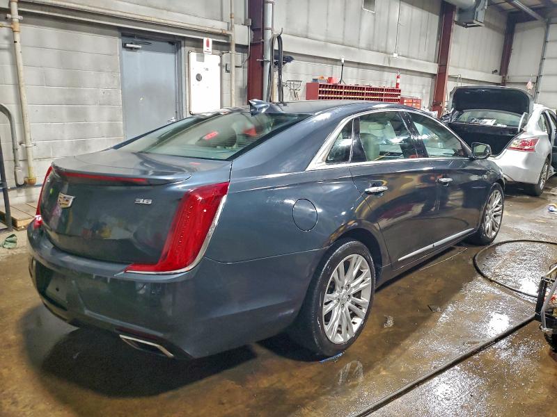 Фото 3 - CADILLAC XTS