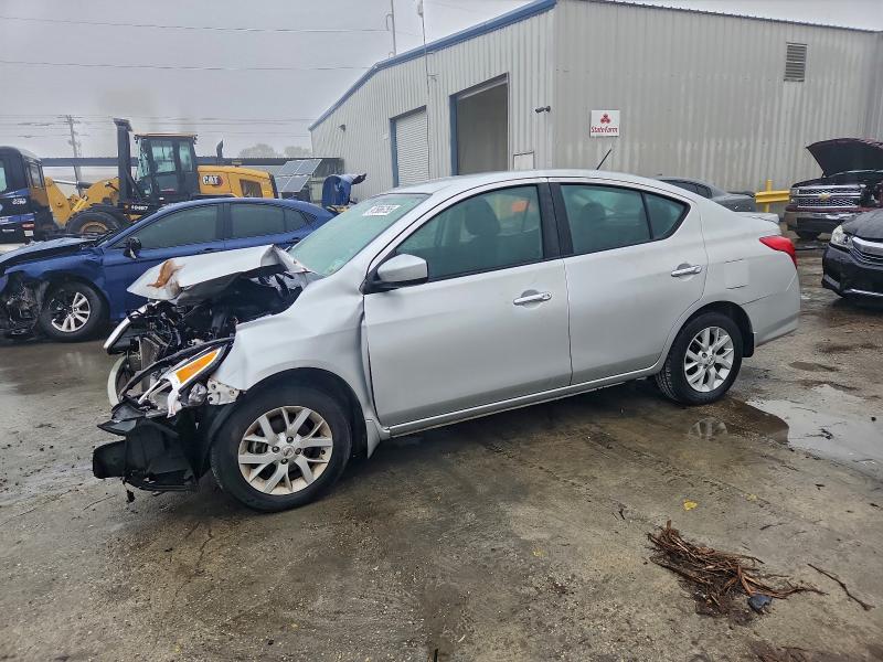 Фото 1 - NISSAN VERSA