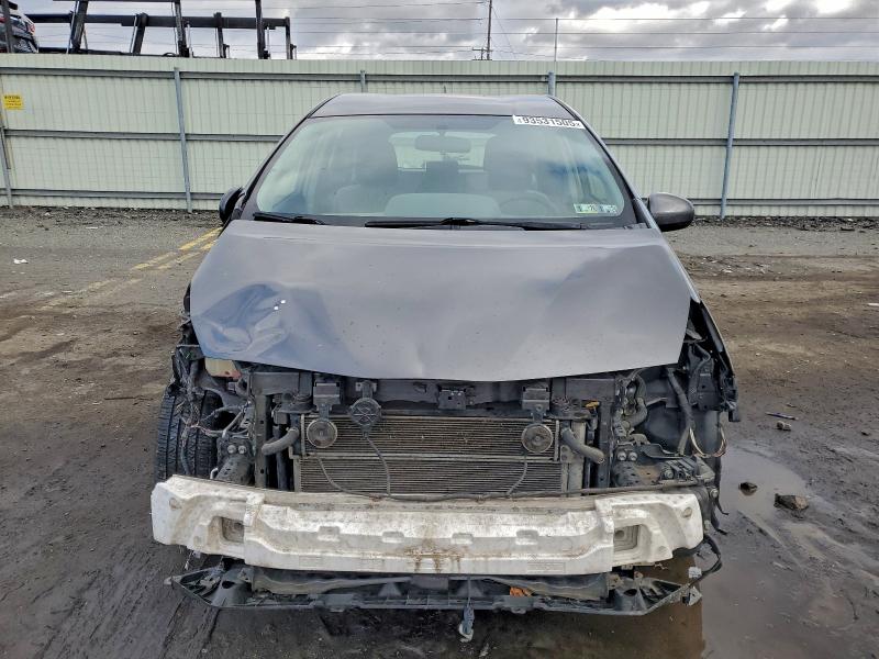 Фото 5 - TOYOTA PRIUS