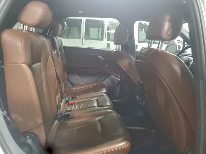 Фото 10 - AUDI Q7