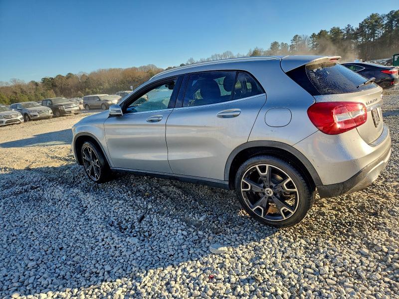 Фото 2 - MERCEDES-BENZ GLA-CLASS
