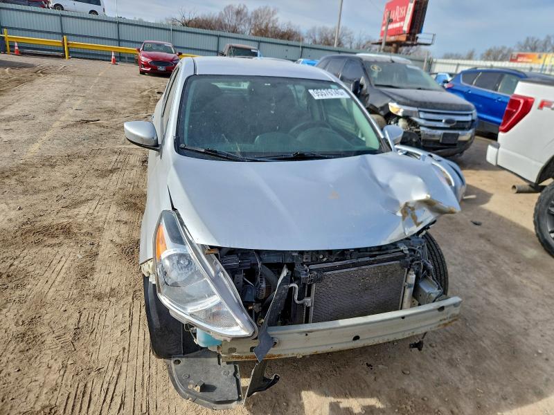 Фото 5 - NISSAN VERSA