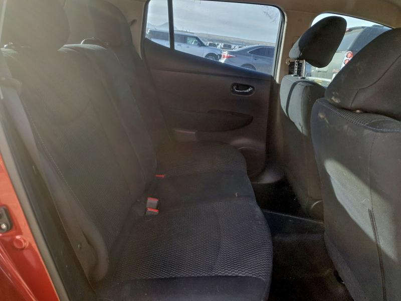 Фото 10 - NISSAN LEAF