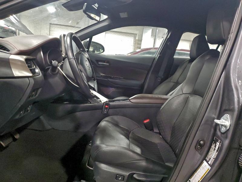 Фото 7 - TOYOTA C-HR