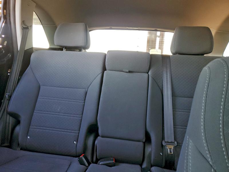 Фото 10 - KIA SORENTO