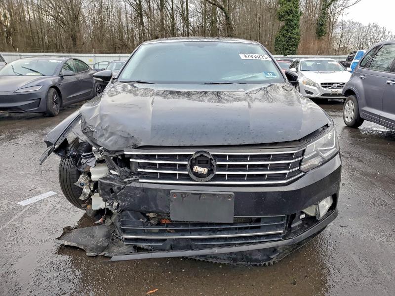 2016 VOLKSWAGEN PASSAT