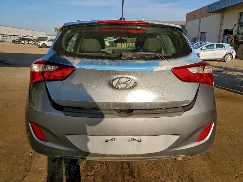 Фото 6 - HYUNDAI ELANTRA