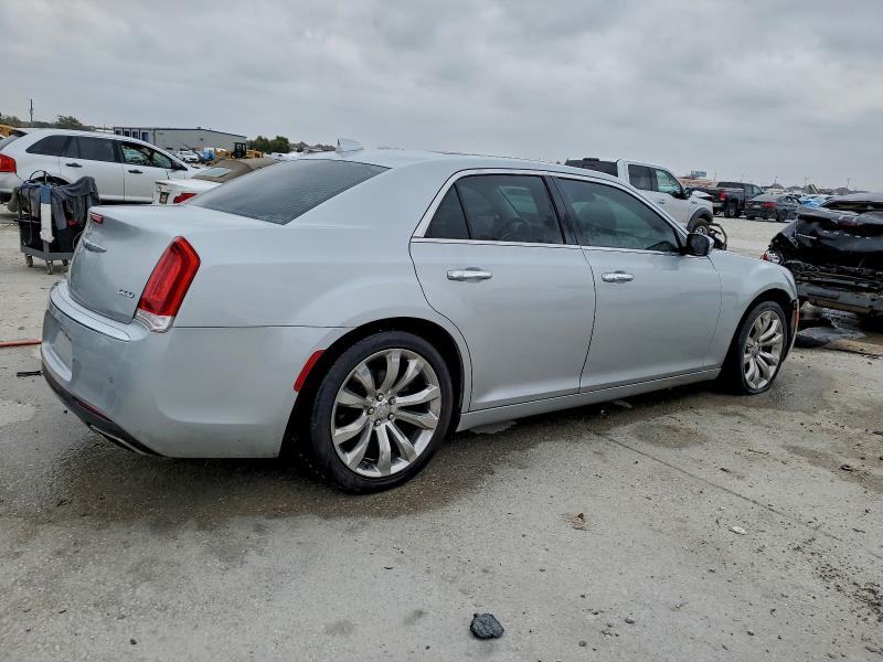 Фото 3 - CHRYSLER 300