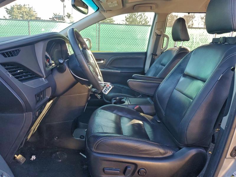 Фото 7 - TOYOTA SIENNA