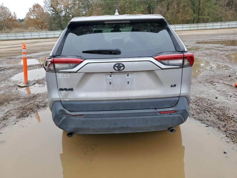 Фото 6 - TOYOTA RAV4