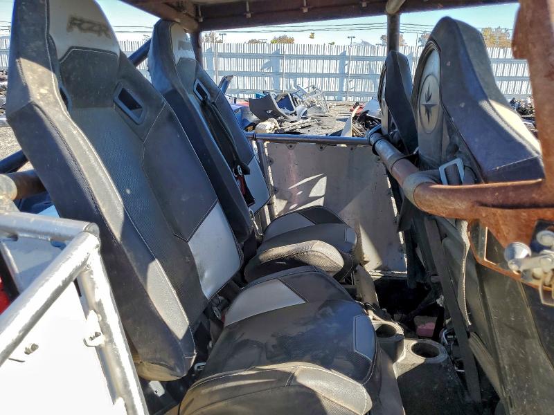 POLARIS SIDEBYSIDE 2011