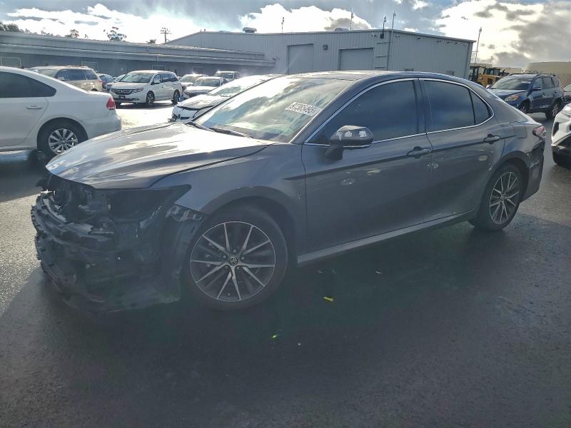 Фото 1 - TOYOTA CAMRY