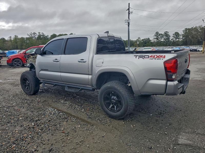 Фото 2 - TOYOTA TACOMA