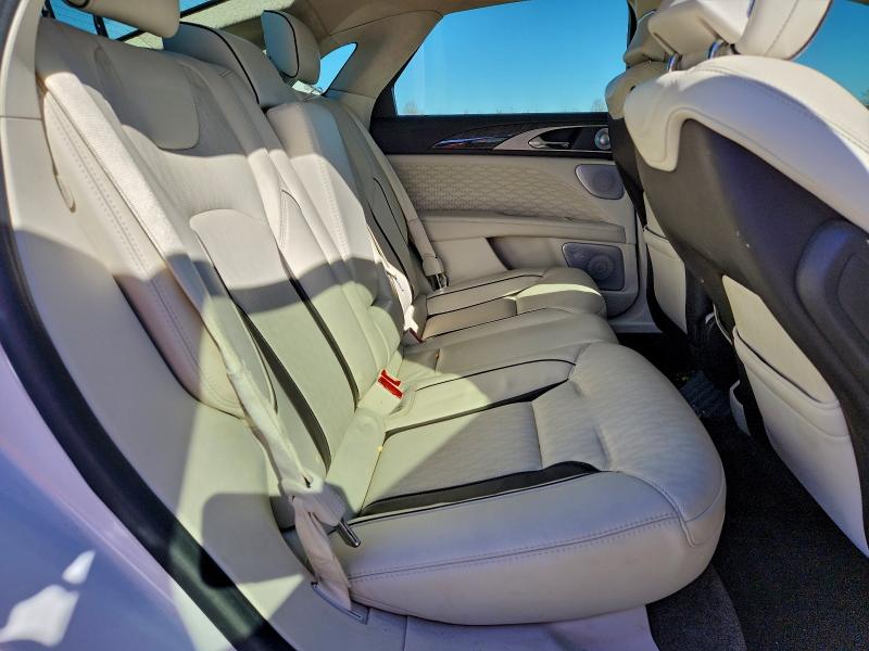 Фото 10 - LINCOLN MKZ