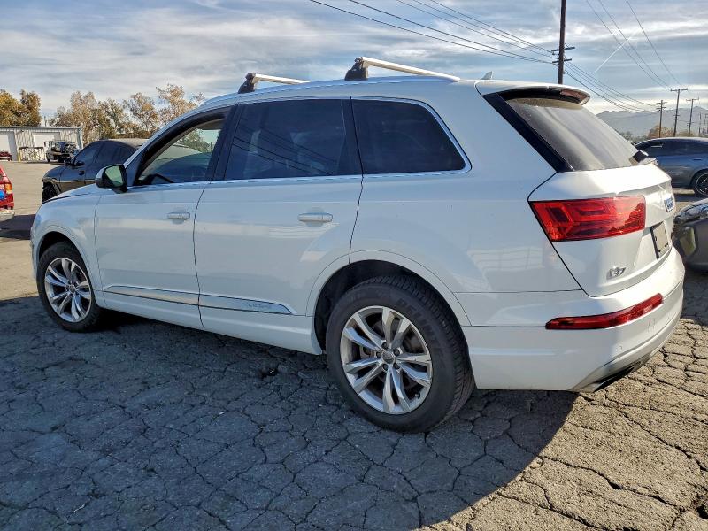 Фото 2 - AUDI Q7