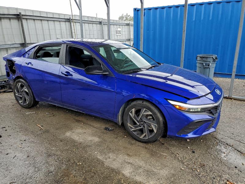 Фото 4 - HYUNDAI ELANTRA