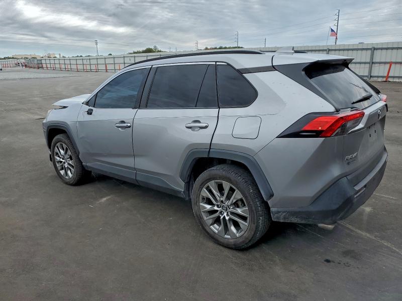Фото 2 - TOYOTA RAV4
