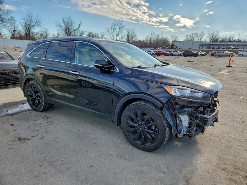 Фото 4 - KIA SORENTO