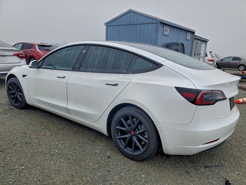 Фото 2 - TESLA MODEL 3