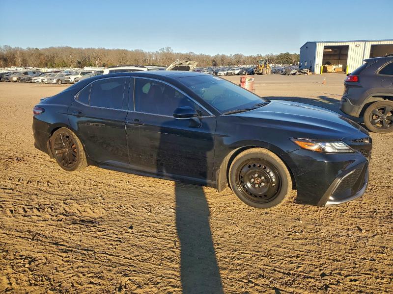 Фото 4 - TOYOTA CAMRY