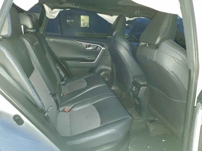 Фото 10 - TOYOTA RAV4