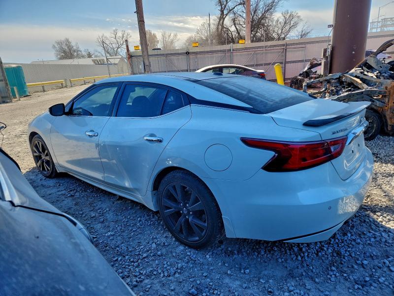 Фото 2 - NISSAN MAXIMA