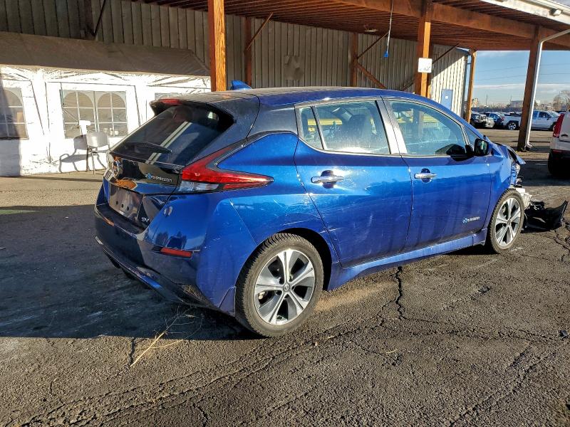 Фото 3 - NISSAN LEAF